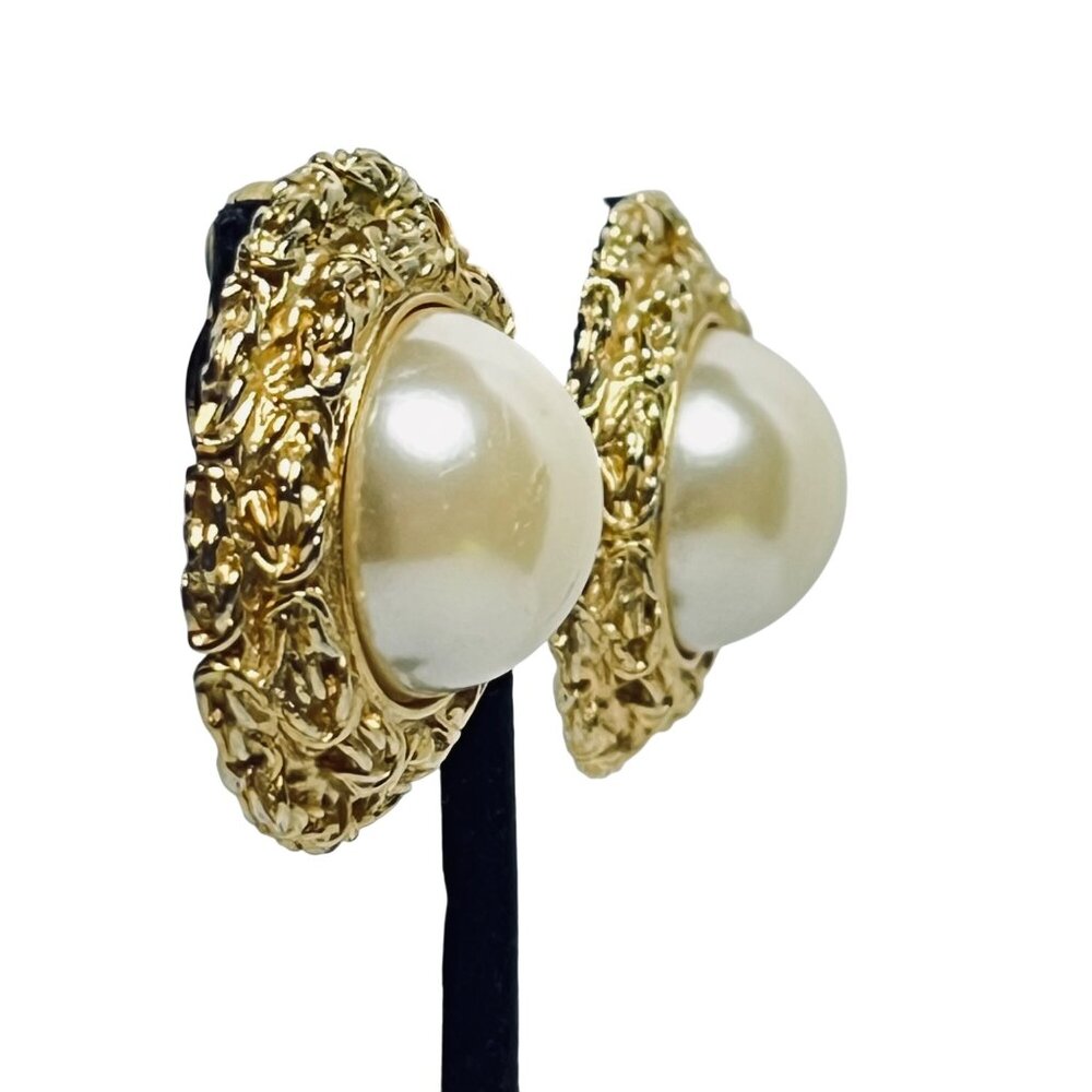 Large Gold Tone And Faux Pearl Clip On Earrings (6083) - Picture 4 of 7